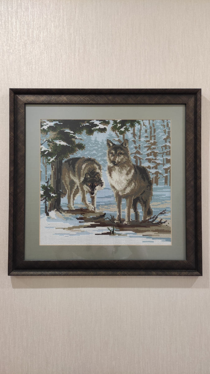 Моя первая оформленная картина. Вышила примерно в 2009, а оформила в 2010