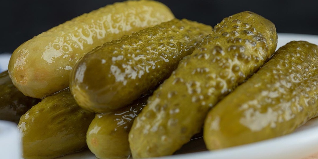 Запасаемся на зиму: три простых рецепта засолки огурцов