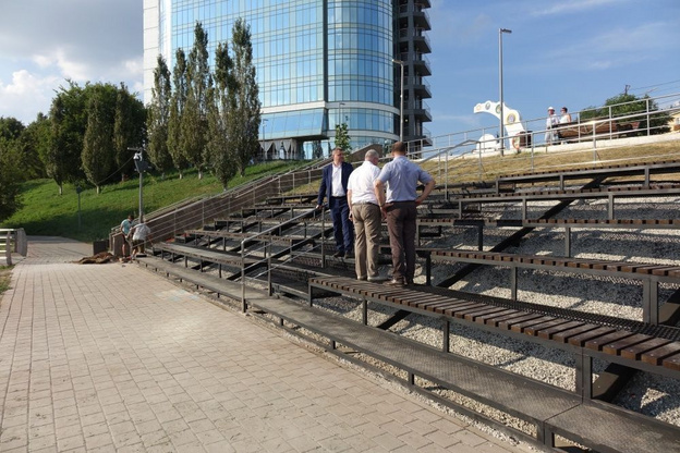    Парк имени Кирова преображается: новые дорожки и площадки