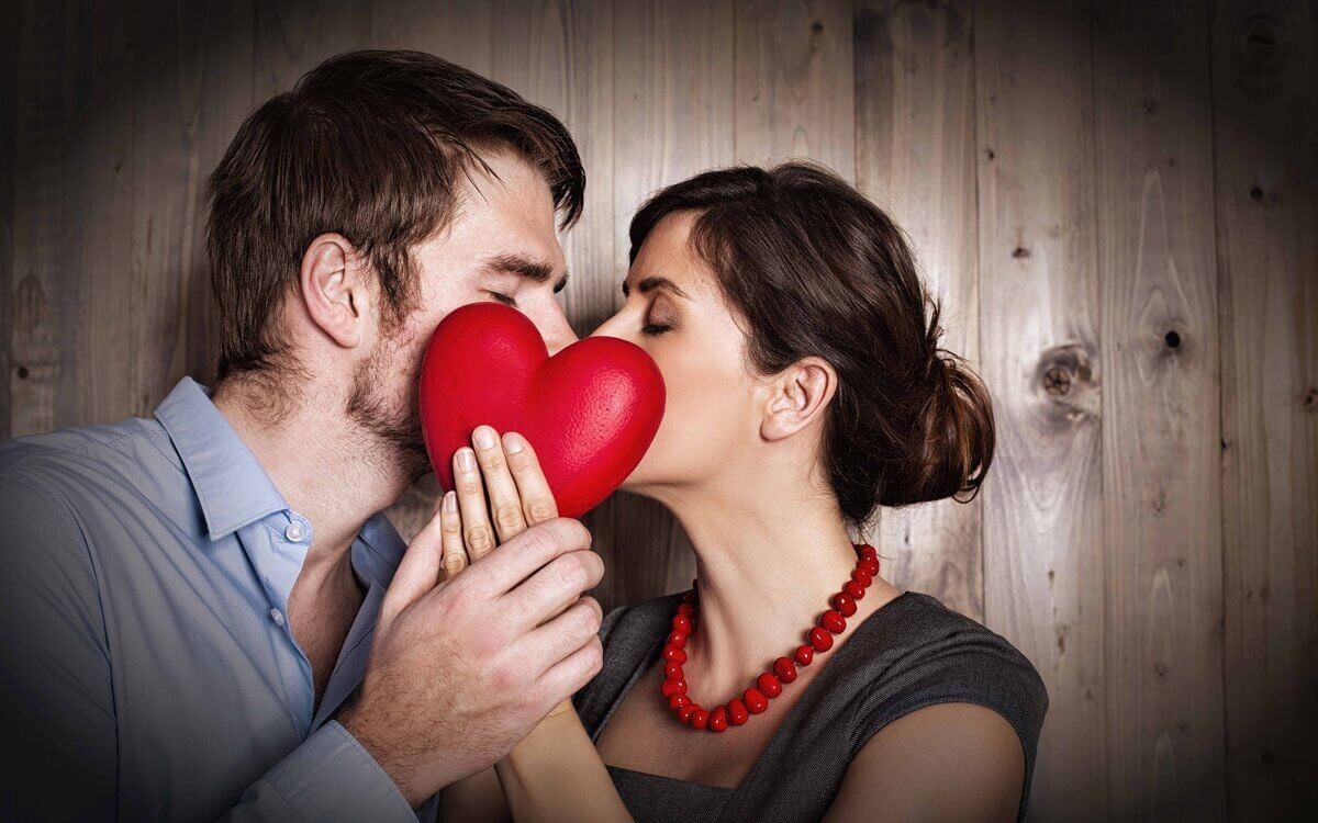 Нужно ли девушке первой признаваться в любви к мужчине