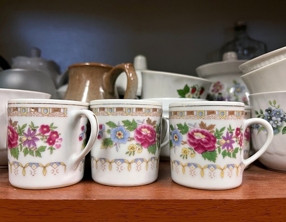 Хлам или антиквариат? Как "гадать" по загадочным цифрам на дне советских тарелок и чашек?