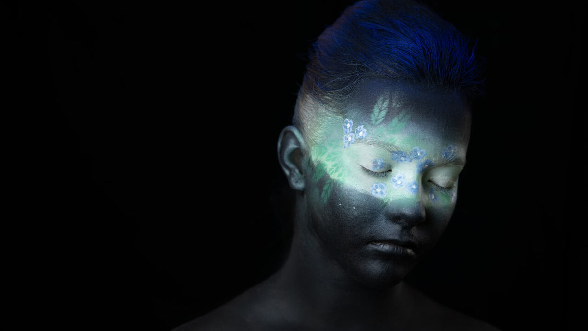    Это социальное приглашение к диалогу: о милосердии, об ответственности перед теми, кто оказался в трудной жизненной ситуации, и о том, как важно не оставлять человека наедине с болью. Фото: «Не в центре внимания».