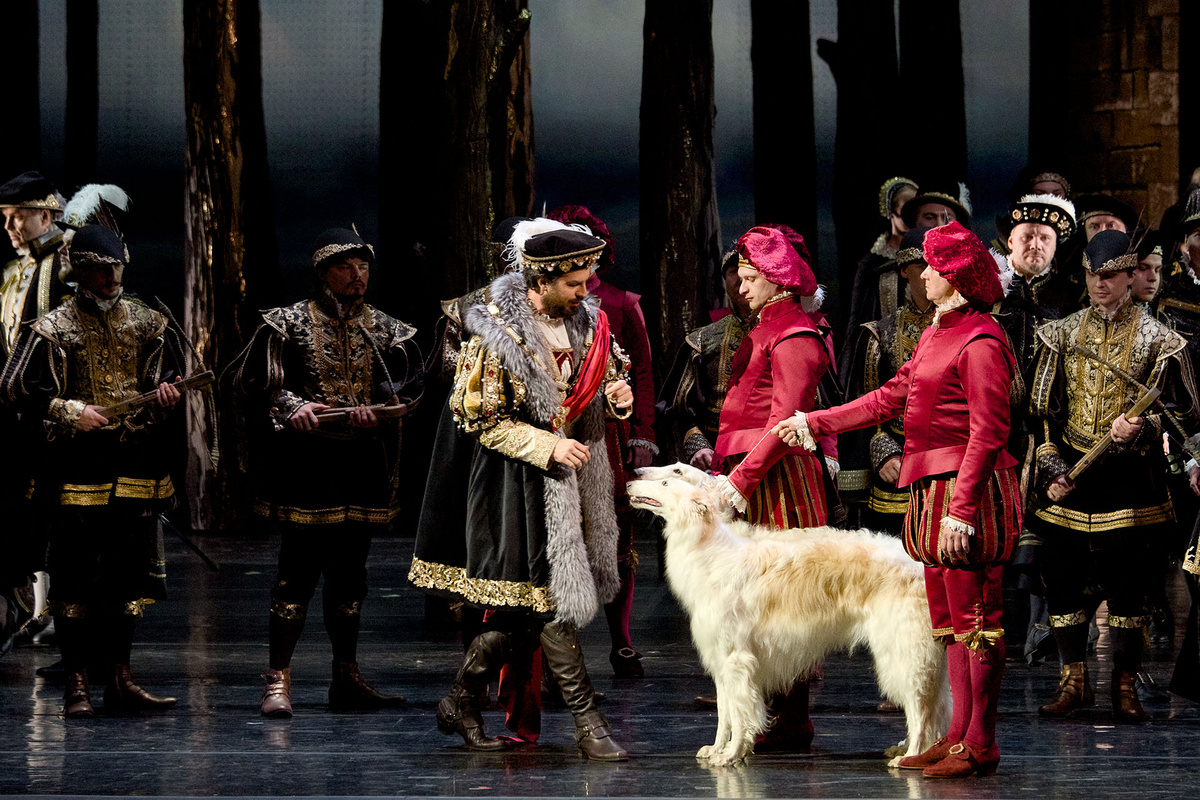    Сцена из оперы «Анна Болейн», в роли Генриха VIII – Габриел Де-Рель