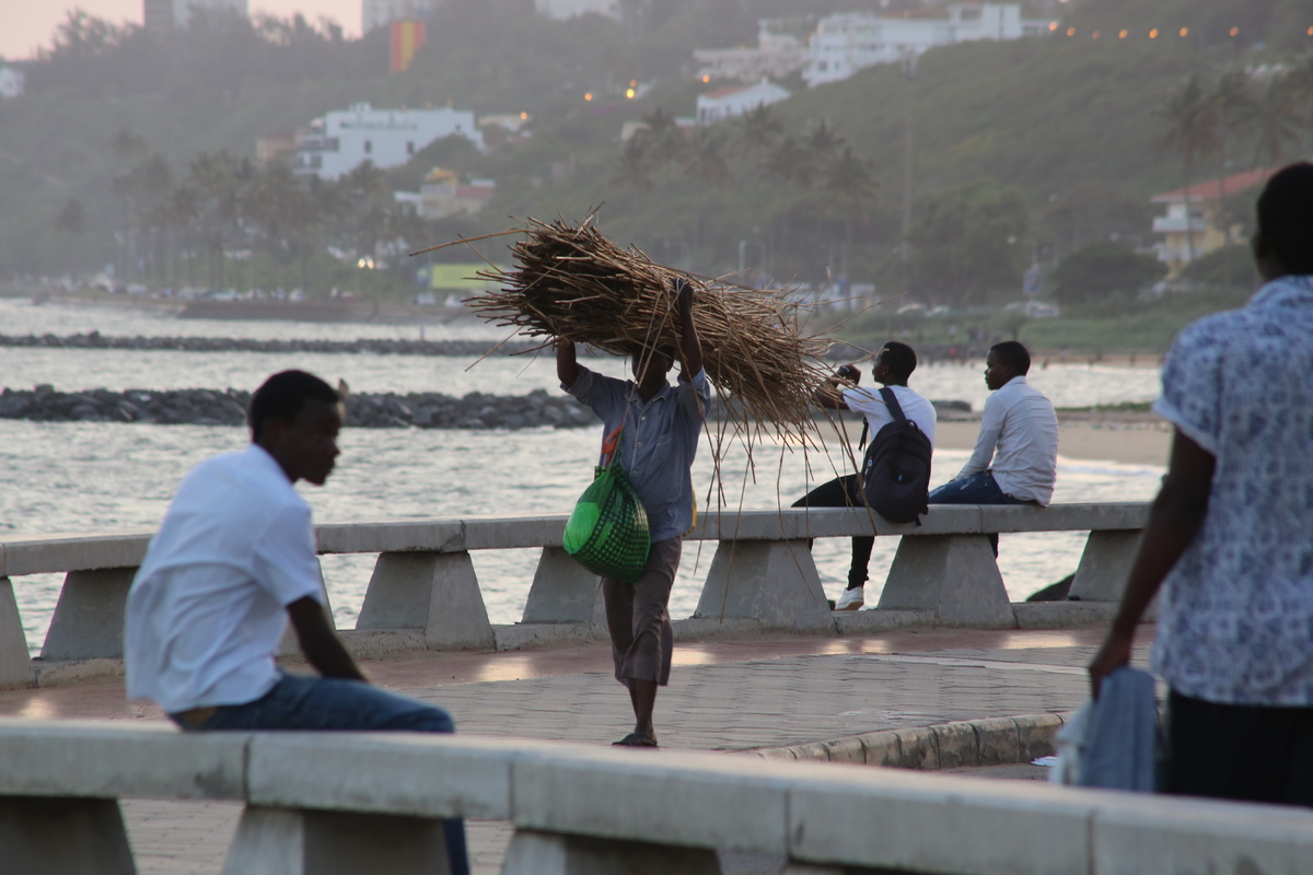 Фото Александра Стволина. Ни в коем случае не хочу обижать жителей этого прекрасного города на юго-востоке Африки, просто, мне показалось по приколу так обозначить Мапуту столицу Мозамбика.   