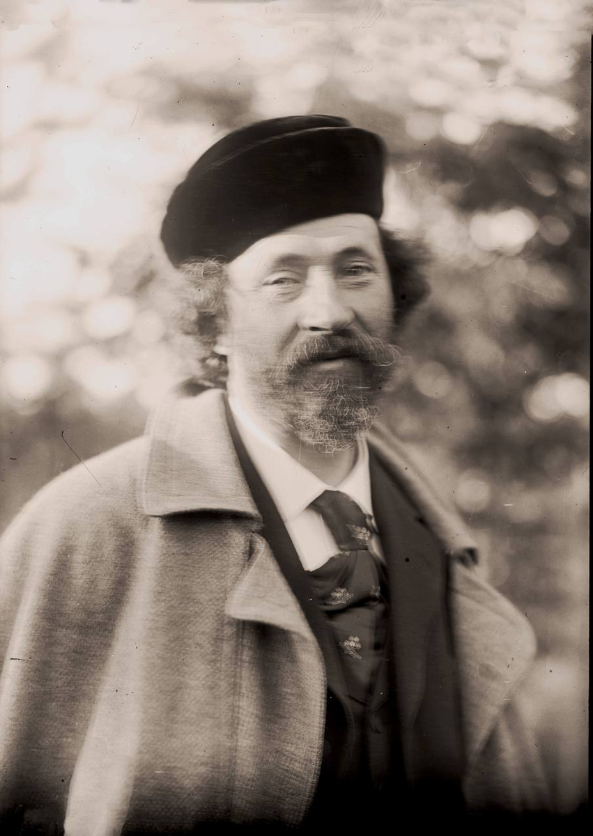 Неизвестный фотограф
И. Е. Репин в «Пенатах»
1909–1910-е
Фотография
НИМ РАХ 