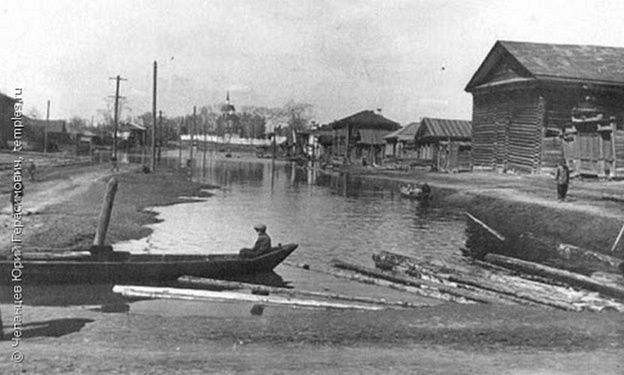 Челанцев Ю. Г. Улица Фефелова (прежде Ручейная) в Енисейске в 1957 году