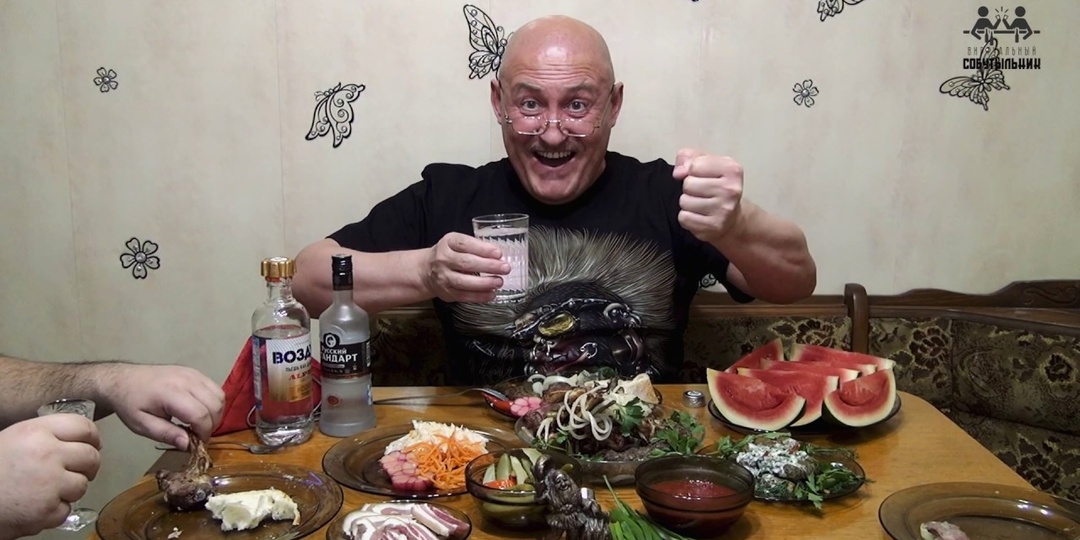 Хочешь пить и не страдать утром? Вот правильная закуска под водку по науке