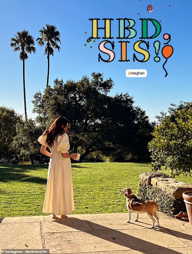 "С днем рождения, дорогая сестра." Источник фото: dailymail.co.uk