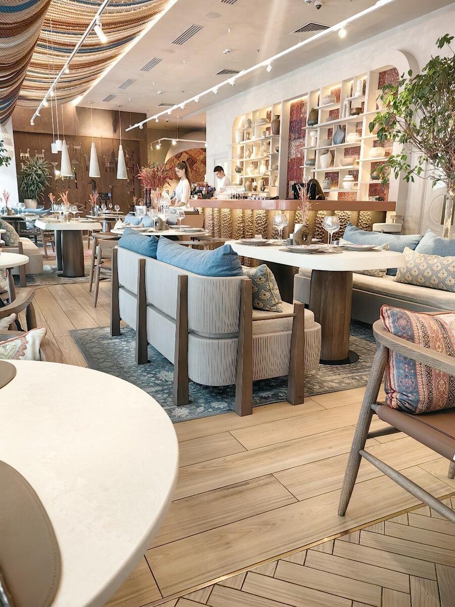 Пример нашей работы - первый ресторан южно-азербайджанской и персидской кухни в Москве - "Кафе Миндаль".