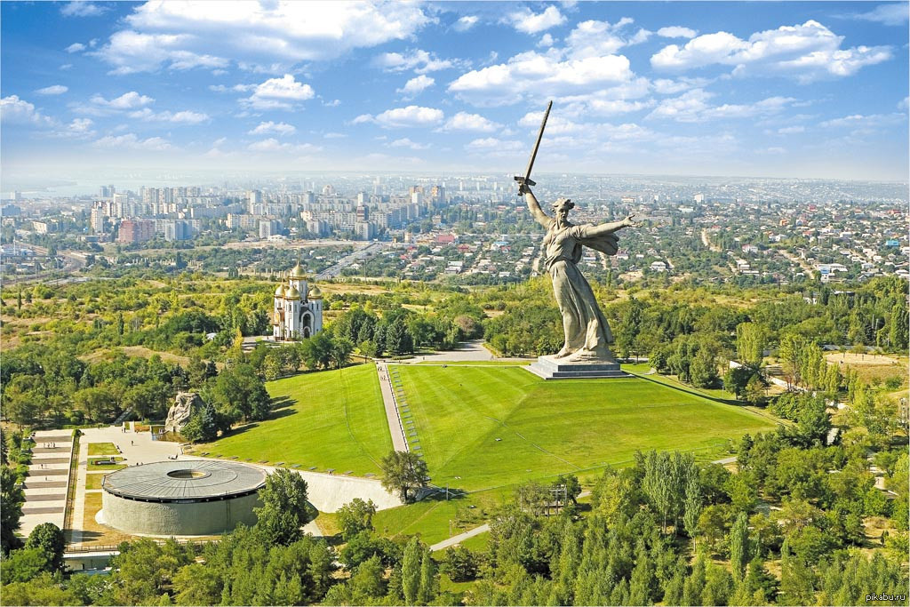 Скульптура "Родина-мать зовёт!"