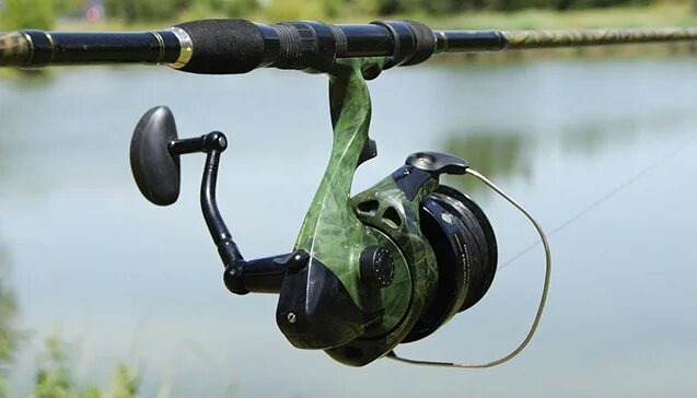 Чем выше передаточное число – тем быстрее леска наматывается, но тем меньшую мощность (тяговую силу) выдаёт механизм