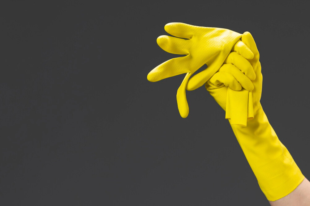     Зачем нужны резиновые перчатки при уборке: три причины надеть их прямо сейчас