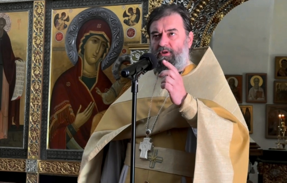 Андрей Ткачёв — протоиерей, настоятель Храма Троицы Живоначальной в Хохлах, писатель, телеведущий, блогер, миссионер.