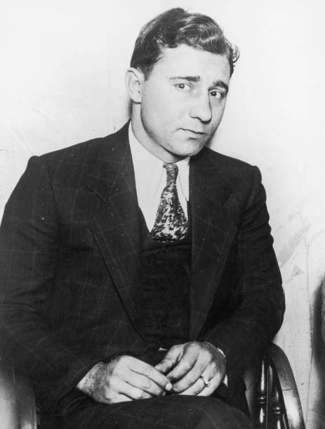 Джек «Пулемет» МакГурн (настоящее имя Винченцо Антонио Гибальди, позже Винченцо ДэМори (по отчиму Джека Анджело ДэМори)) (1902 – 1936)