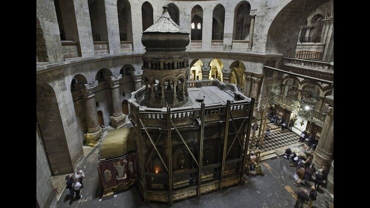 Именно такое увидел Я. Обратите внимание, что держит строение не святой дух, а железные швеллера.