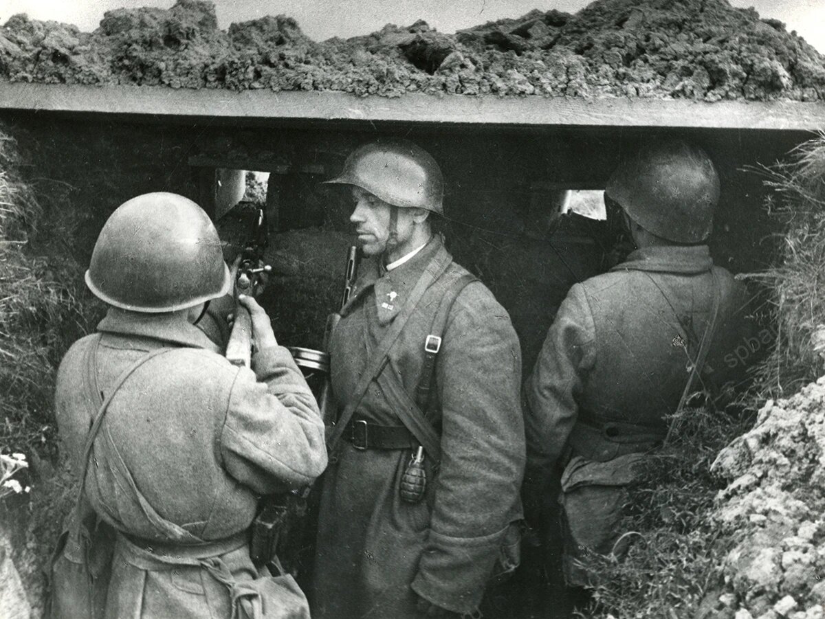 Красноармейцы, Ленинградский фронт 1942 год. фото из ria.ru