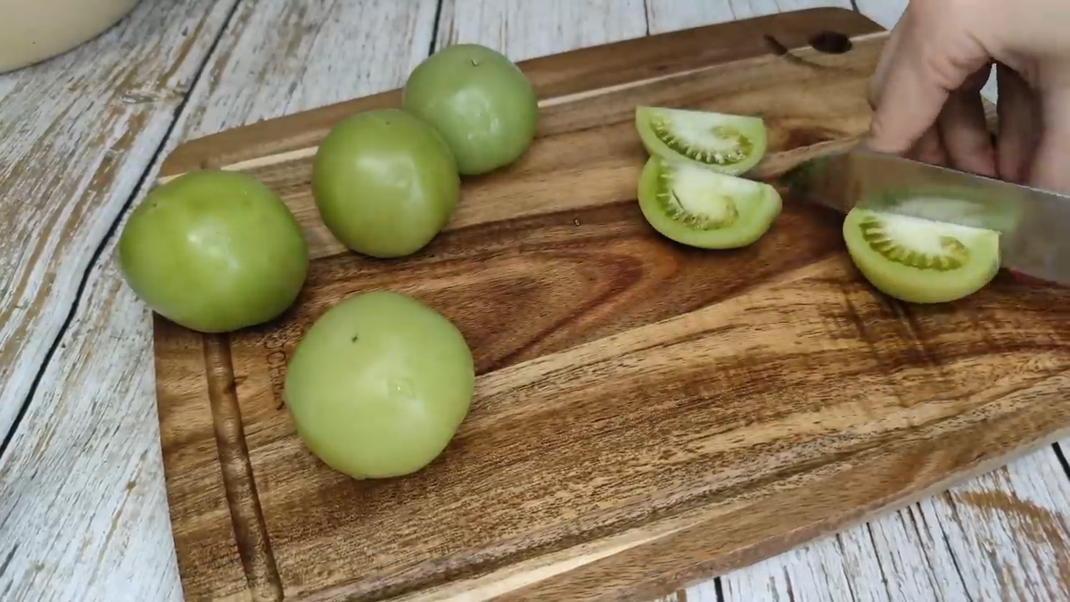 Зелёные помидоры на зиму. Фото автора.