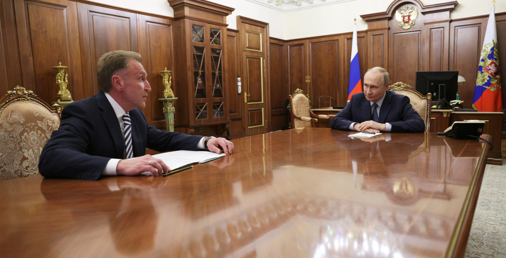 Владимир Путин и Игорь Шувалов обсудили приоритетные проекты ВЭБа, направленные на укрепление технологического потенциала страны
Фото: Михаил Метцель/ТАСС