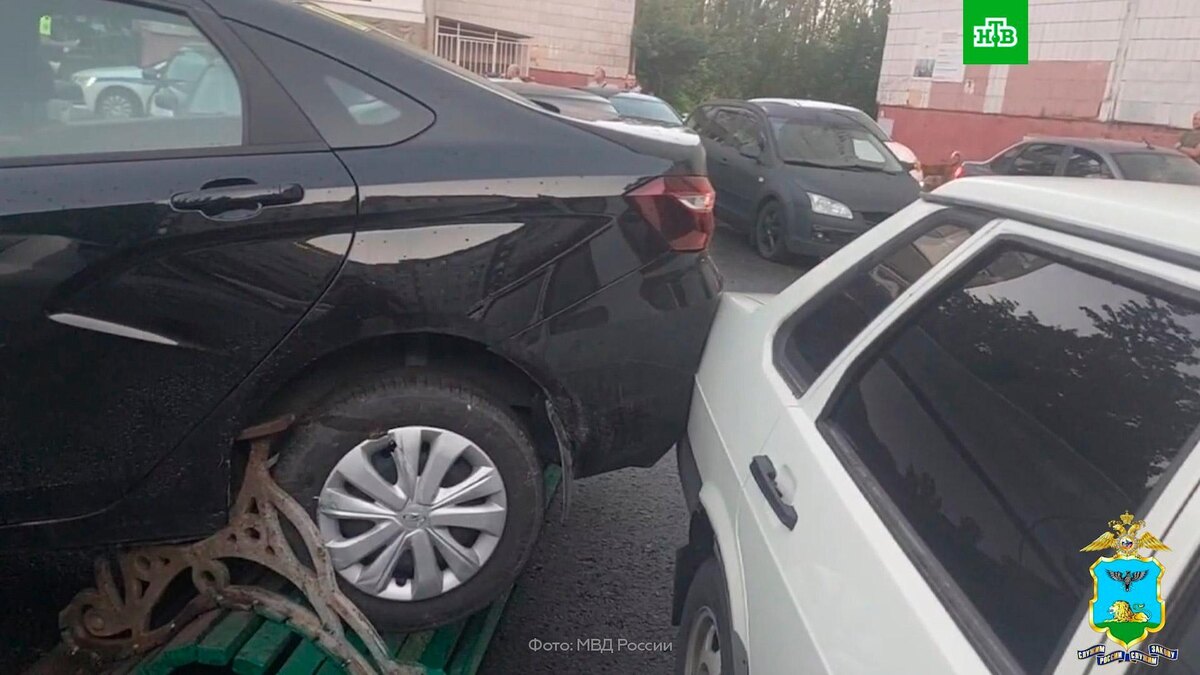    Семилетняя девочка за рулем авто сбила мужчину в Белгородской области