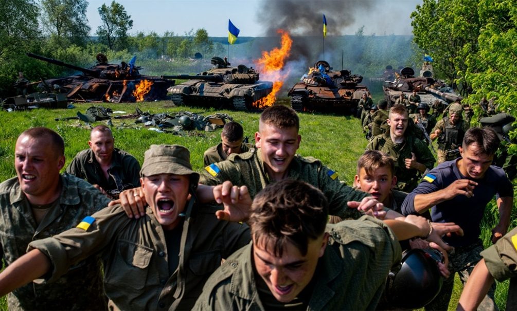    Украинская армия тает на глазах: дело не только в убитых и раненых, но и дезертирах - люди с фронта убегают бригадами.