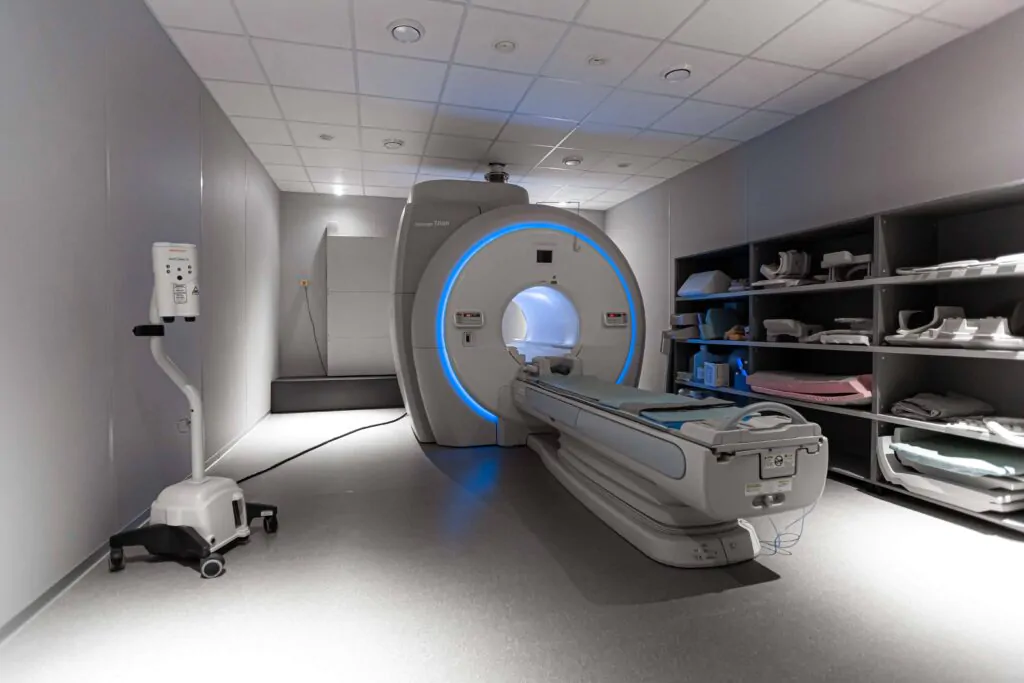                                                        Преимущества МРТ закрытого типа