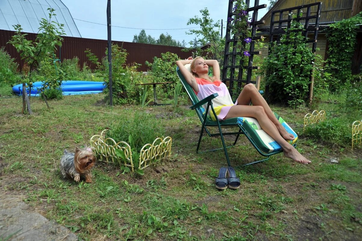 Я пустила подругу пожить на даче, а она теперь не съезжает