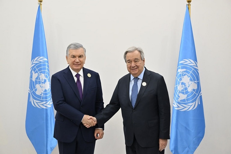Шавкат Мирзиёев и Антониу Гутерриш. Фото пресс-службы президента Узбекистана