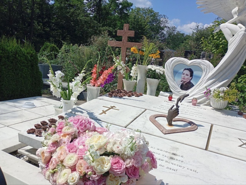    8 лет назад погибла яркий украинский политик Ирина Бережная