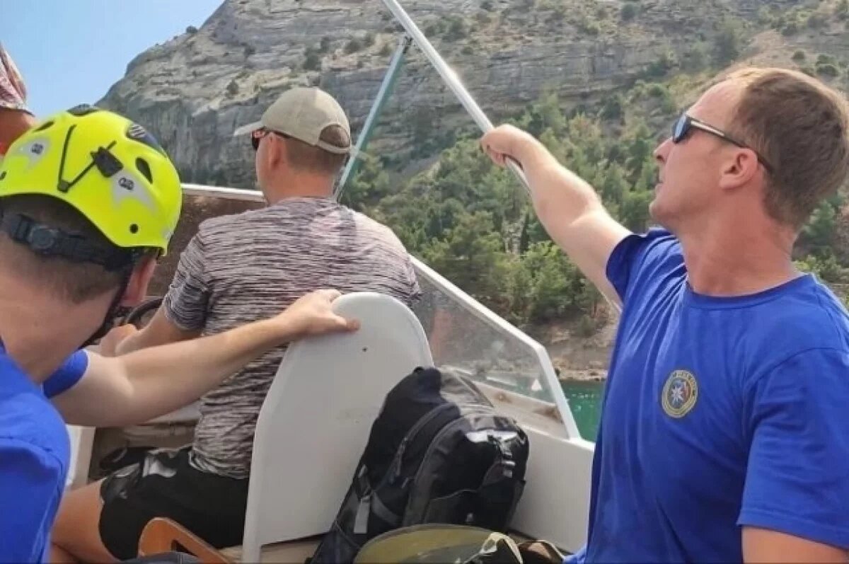    В Судаке спасатели эвакуировали мужчину, пострадавшего в гроте Шаляпина