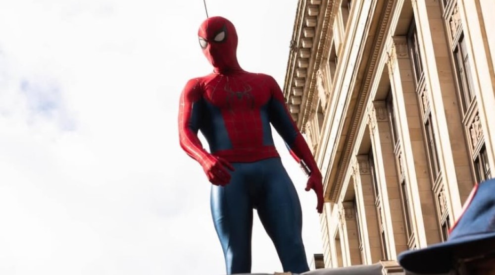     Кадр со съемок фильма «Человек-паук: Совершенно новый день» (2026) / Фото: соцсети Тома Холланда