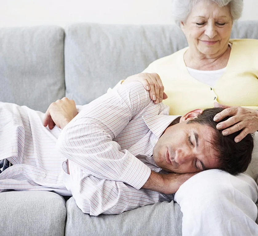 Почему мать сильно привязана к сыну и не может его отпустить 