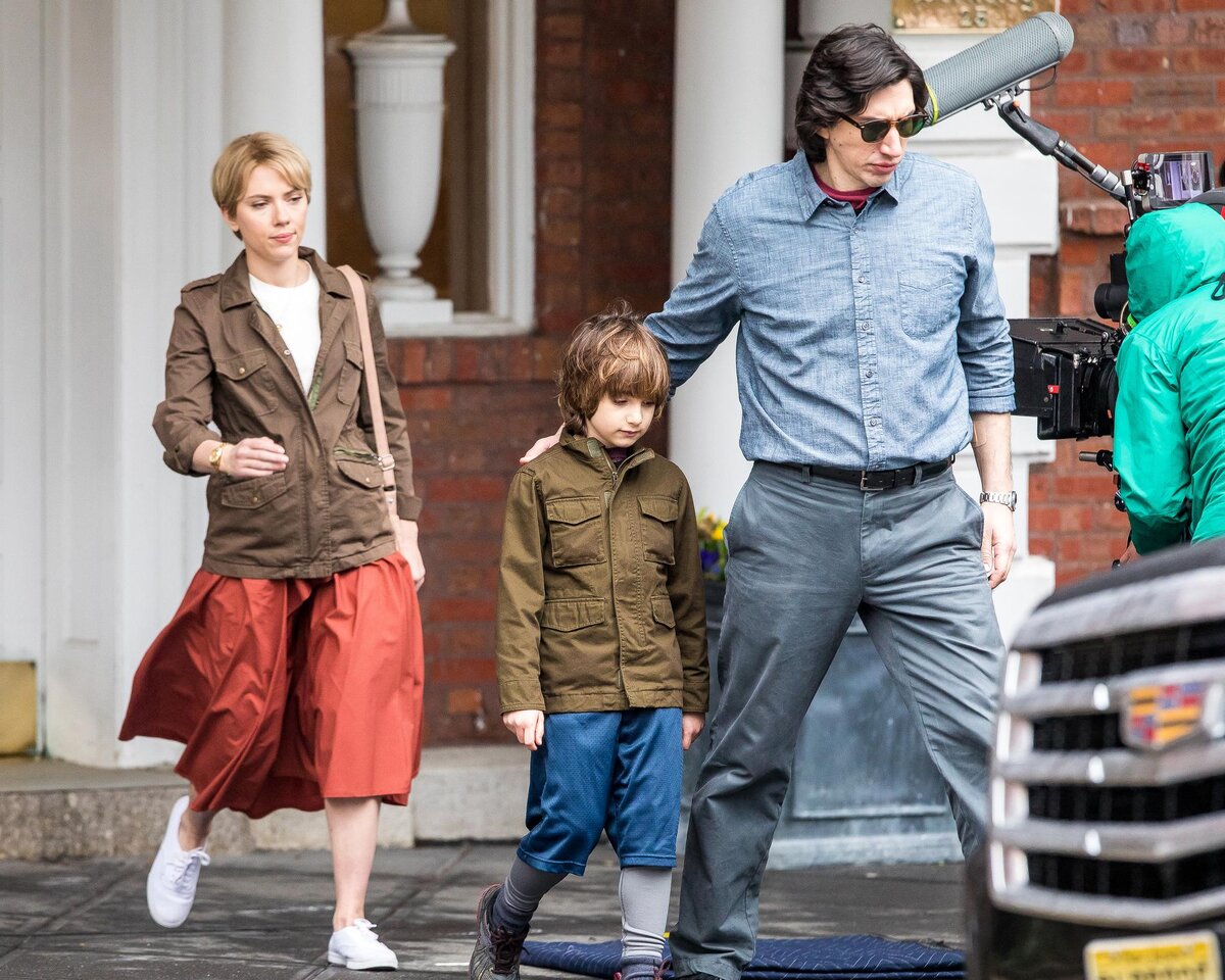    Адам Драйвер и Скарлетт Йоханссон на съёмках фильма «Брачная история». Фото: Getty Images