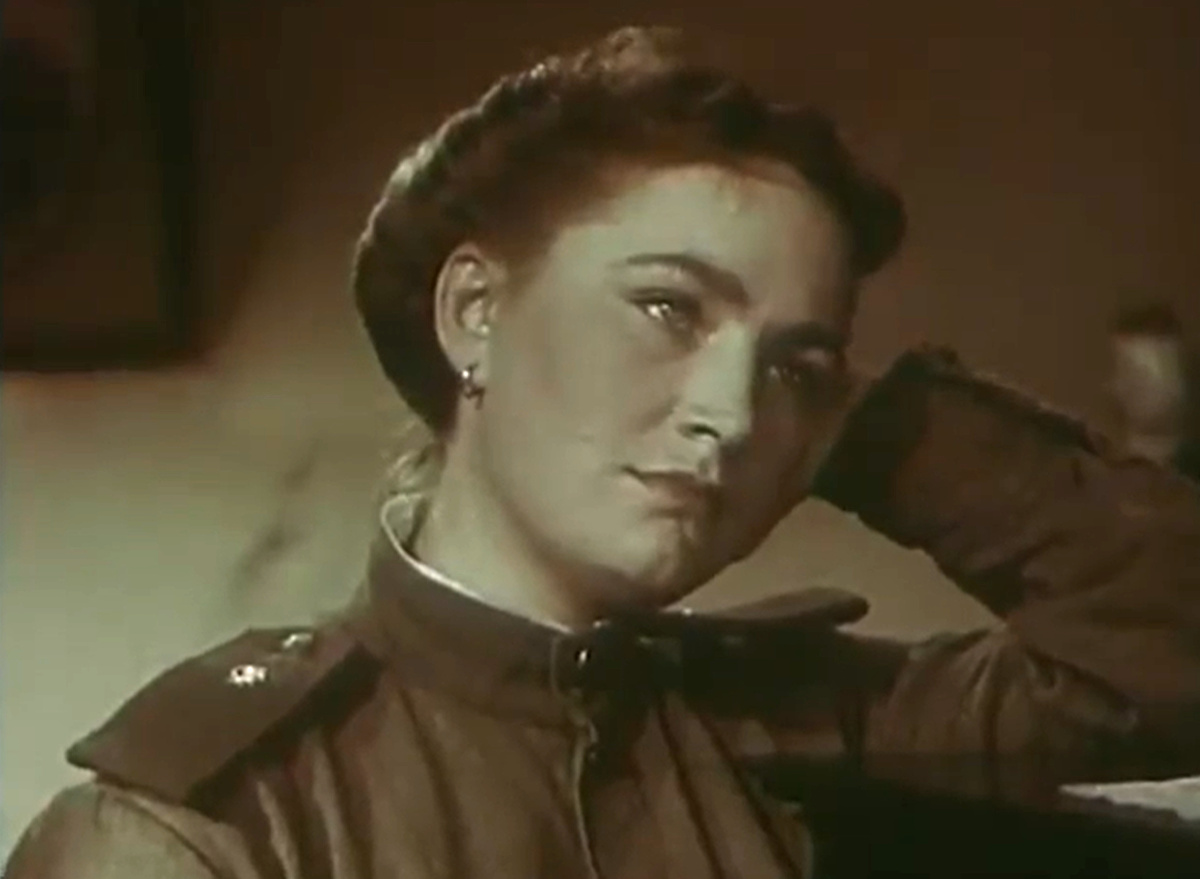 Кадр из кинофильма "Екатерина Воронина", 1957 г., режиссер Исидор Анненский, сценарист Анатолий Рыбаков, композитор Лев Шварц (скриншот) 