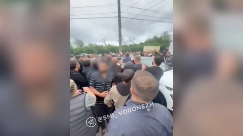 Очередной конфликт на скандальном рынке «Алексеевский» в Воронеже попал на видео