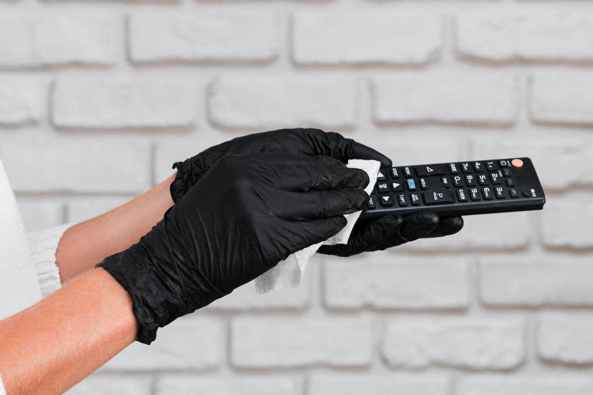     Как почистить пульт от телевизора: простые советы от пользователей соцсетей