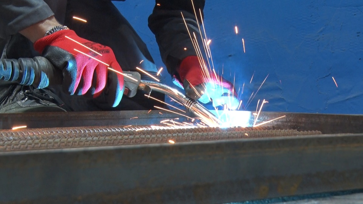 Титулованный клинский сварщик Алексей Петрухин продолжает развивать свое производство. 