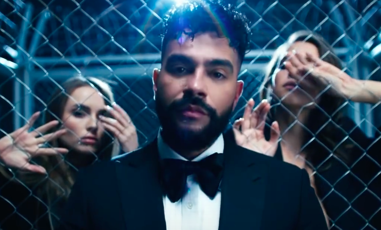    Фото: кадр клипа на песню Тимати «Чокер»