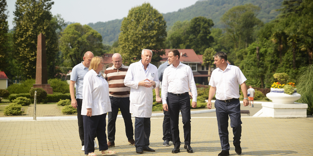 Глава Сочи Андрей Прошунин посетил бальнеологический курорт "Мацеста"