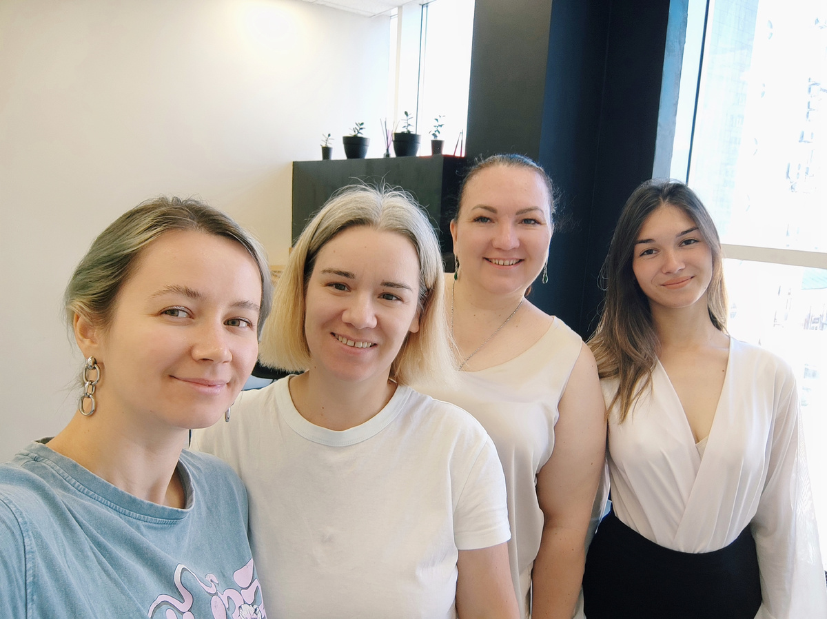 На заключительном занятии в Школе мышления, самая высокая - наша Наставница Марина Можаева🥰