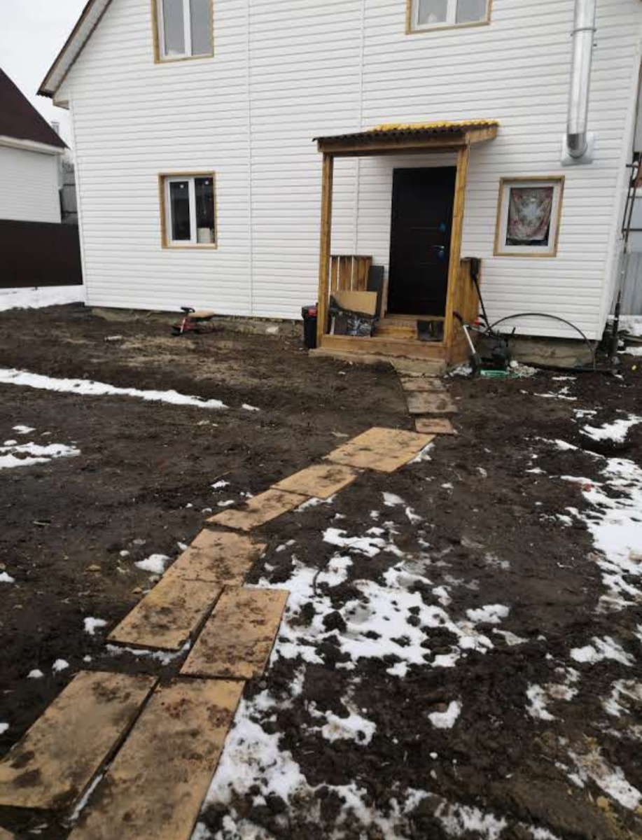 Март 2022 года. Больно вспоминать, как выглядел наш двор