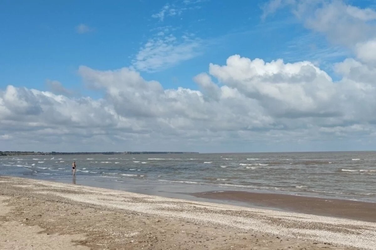    В Ейске море мелкое, зато быстро прогревается.