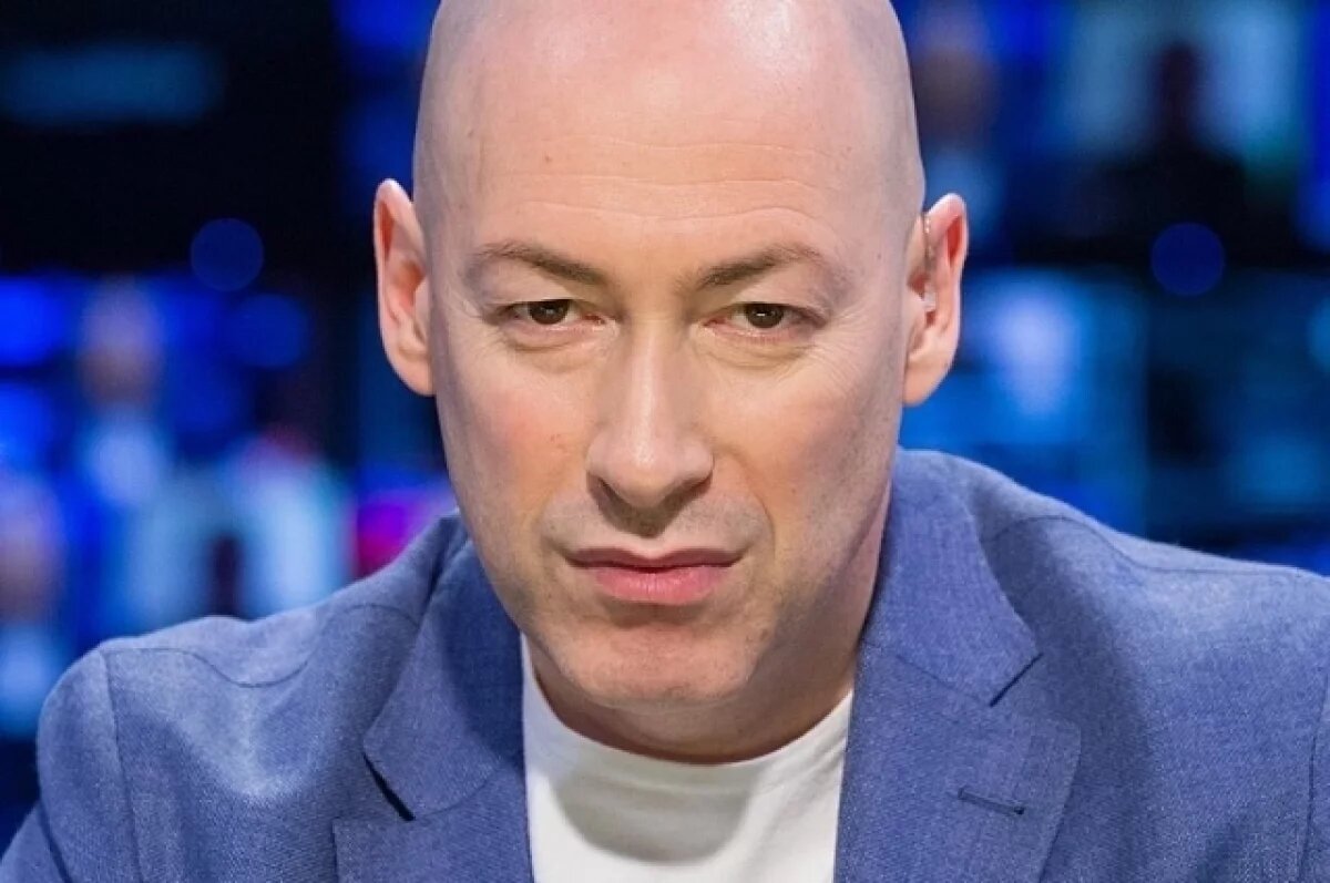    В Госдуме отправили к психиатру журналиста Гордона за слова о питье мочи