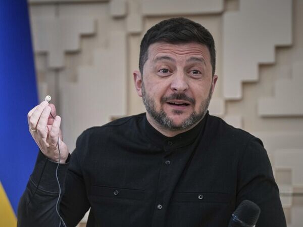    © AP Photo / Evgeniy Maloletka
