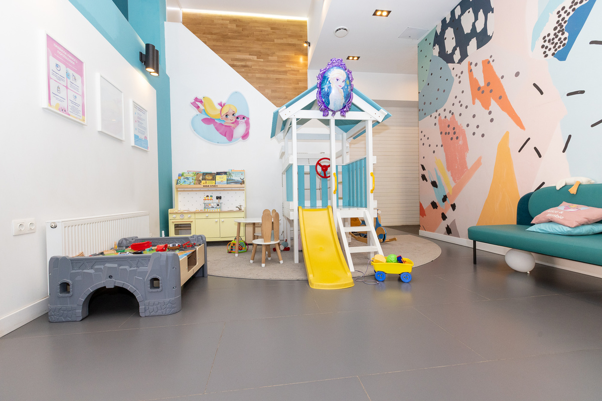 Игровая зона в детском бассейне Alice and Bimbie на Баумансокой