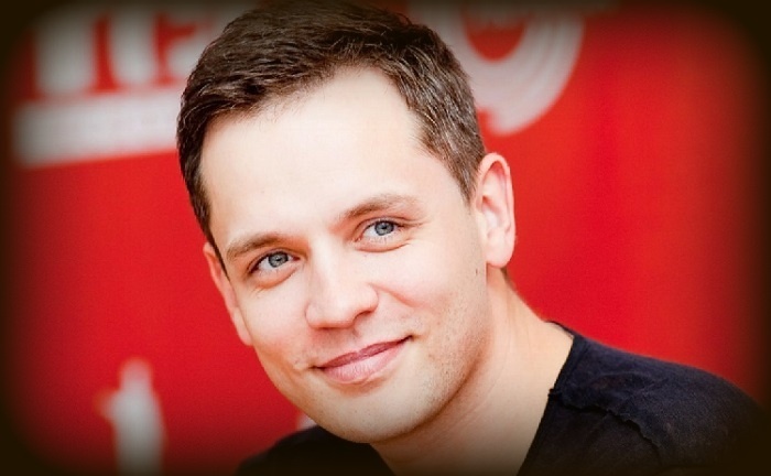 Экс-солист группы «Корни» Александр Асташёнок.