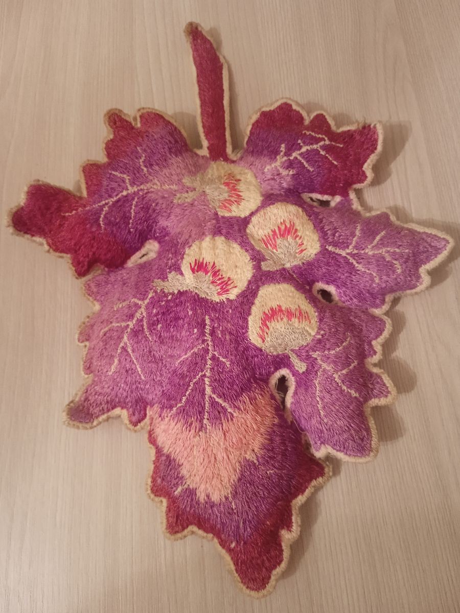 Игольница, вышитая моей бабушкой. Это игольнице примерно 70 лет