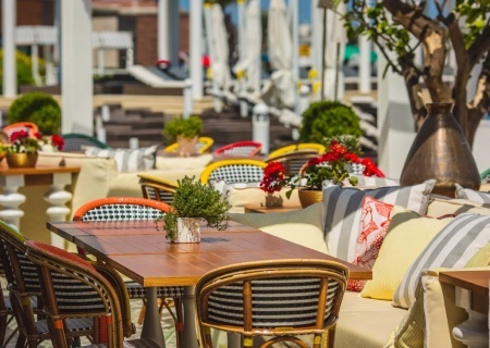    На Днепропетровщине судья спрятал долларовую взятку в пакете с яблоками