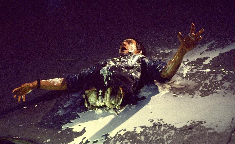 Кадр из фильма «Aliens». Режиссер: Джеймс Кэмерон. Производство: 20th Century Fox Film Corporation, Brandywine Productions Ltd., SLM Production Group. Показ в России: Екатеринбург Арт