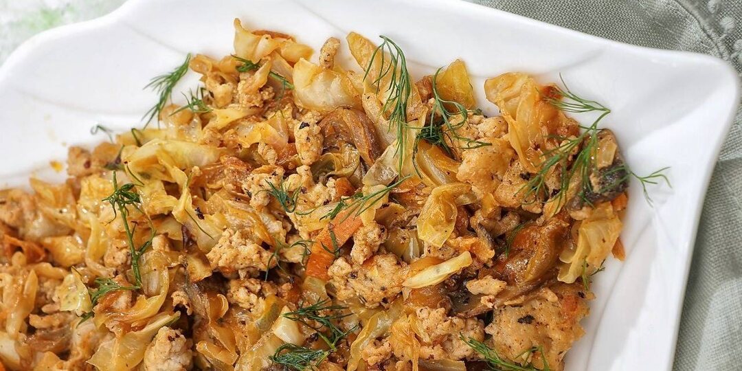 Тушёная капуста с фаршем и рисом — как голубцы, только проще