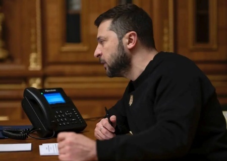    Зеленский пожаловался Трампу на атаки ВС РФ по украинским городам и требовал «мегасделку» по БПЛА